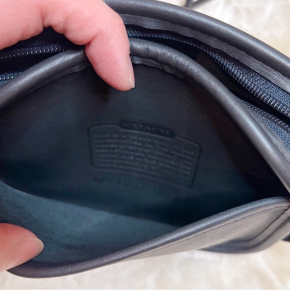 π100% Authentic VINTAGE Coach Hadley Zip #9935 in dark navy blue colour, yr 1995 - Picture 4 of 7